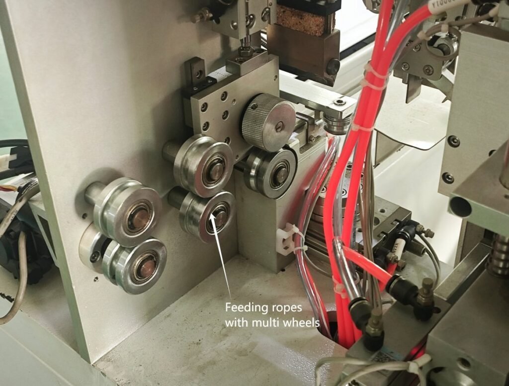 feeding ropes with transport wheels